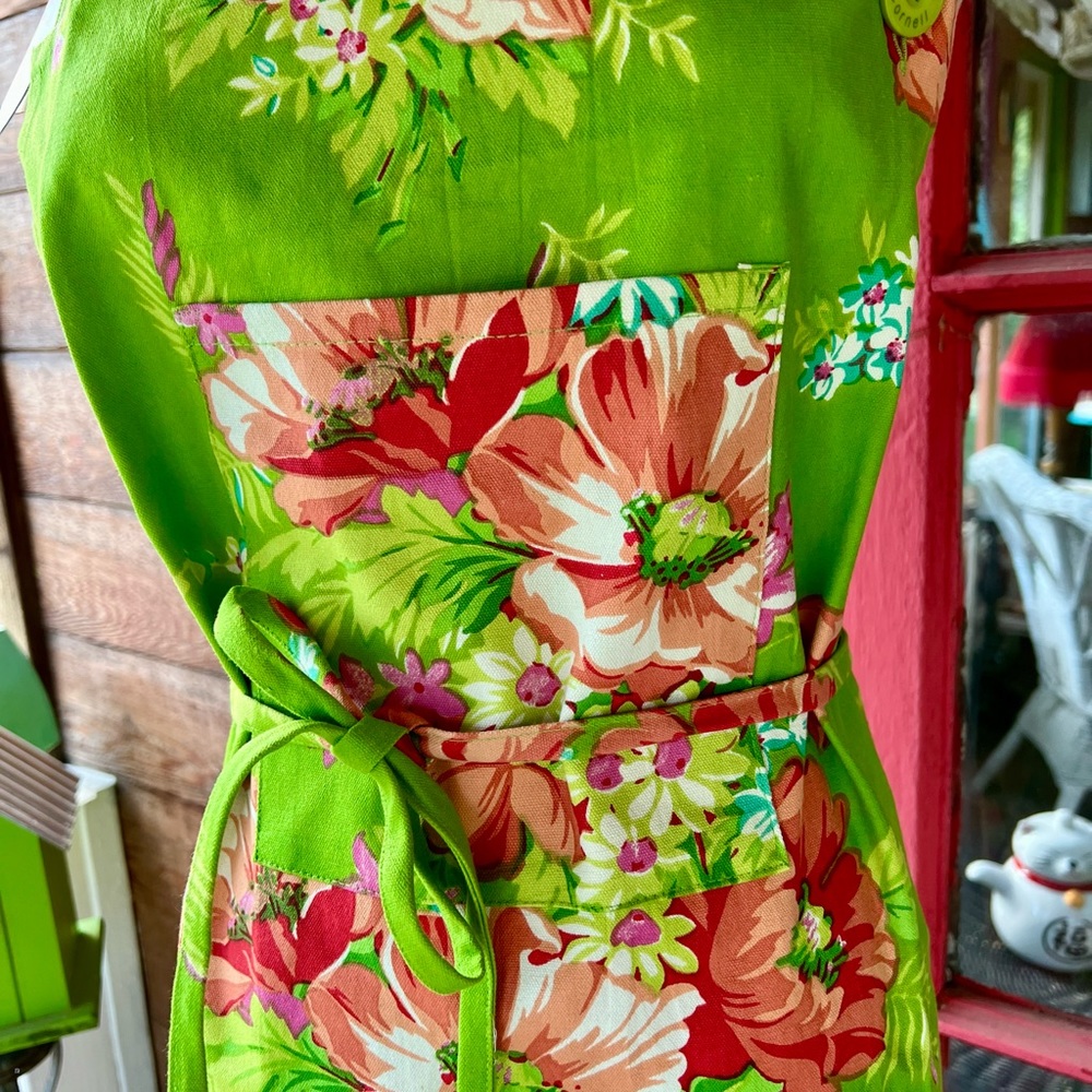 🌺Spring Blooms Chef Apron🌺 - Picture 4 of 9